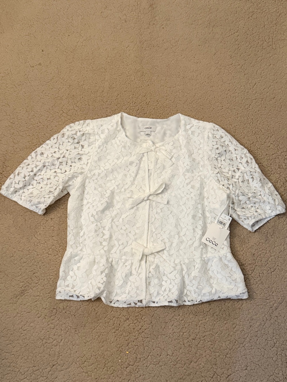 🤍CeCe Ivory Lace Short Sleeve Bow-Front Peplum Top🤍 - Picture 3 of 7